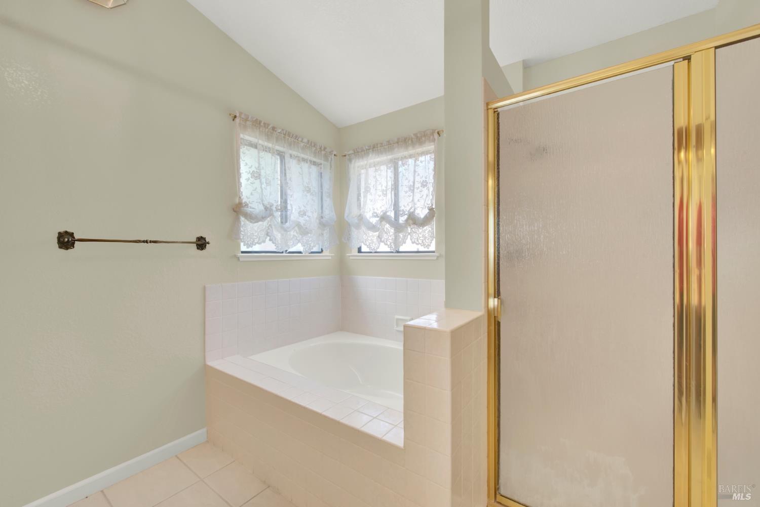 Detail Gallery Image 36 of 55 For 418 Gatehouse Dr, Vacaville,  CA 95687 - 4 Beds | 2/1 Baths