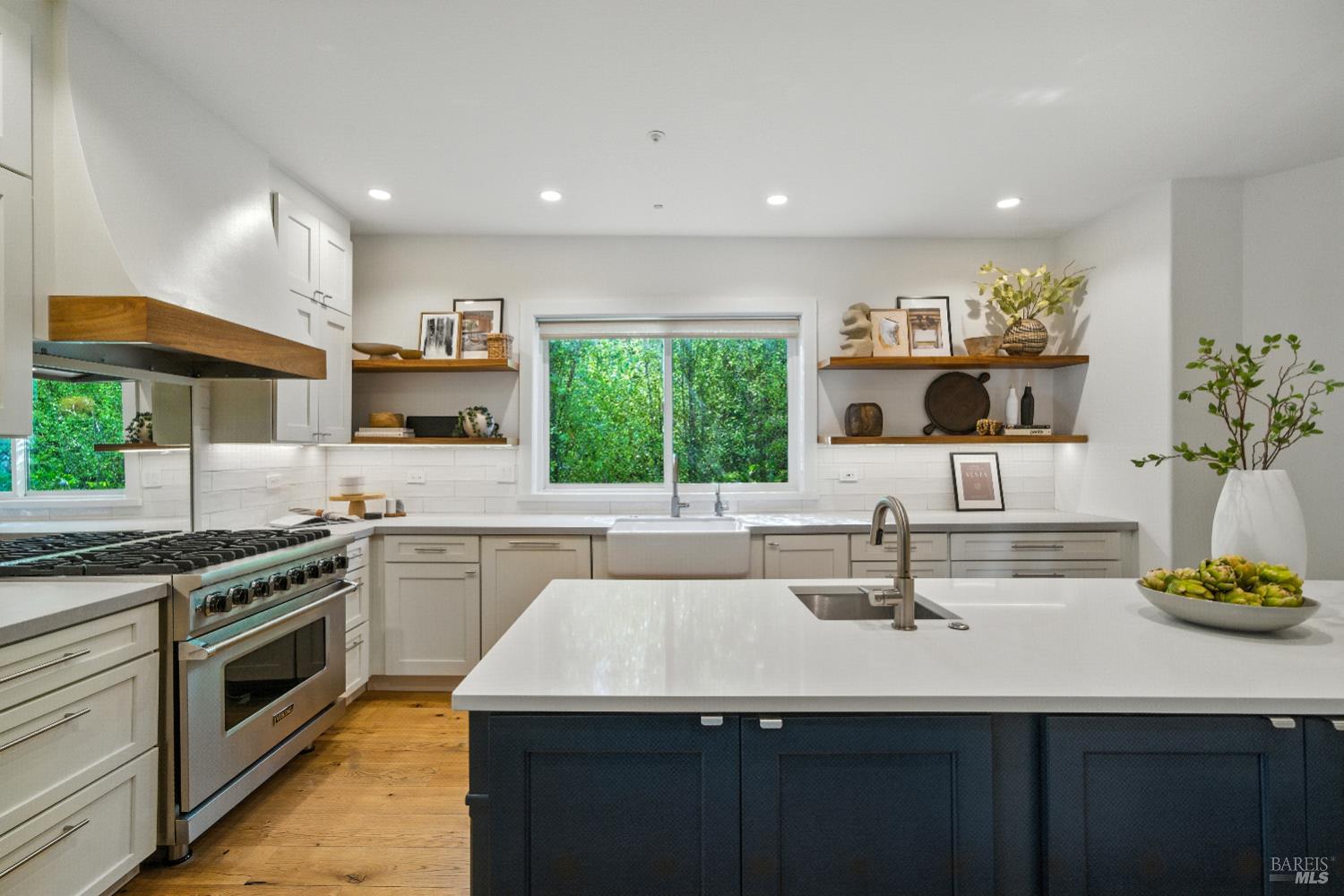 Detail Gallery Image 8 of 48 For 50 Sandy Creek Way, Larkspur,  CA 94939 - 4 Beds | 3/1 Baths