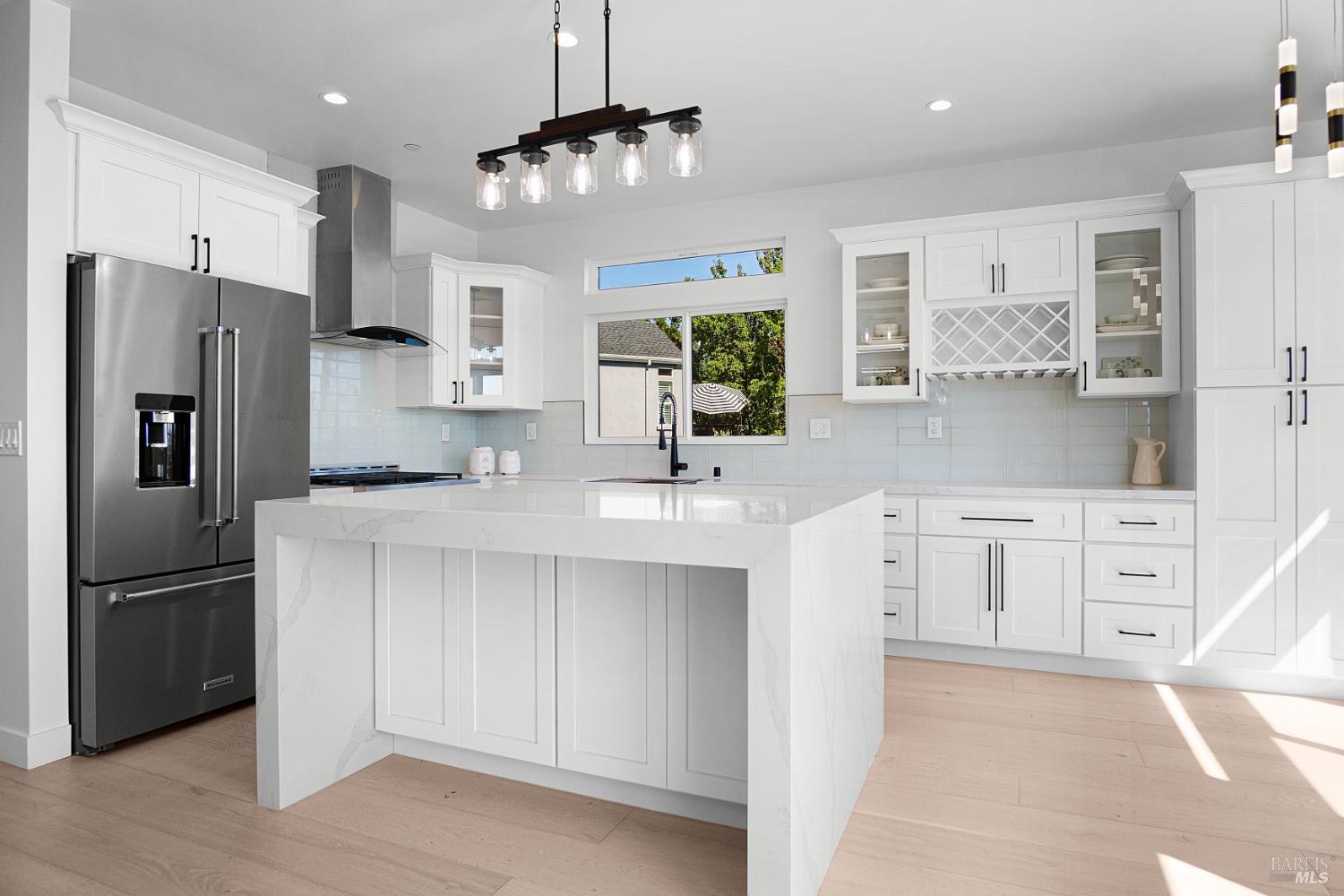 Detail Gallery Image 14 of 64 For 1966 Viewpointe Cir, Santa Rosa,  CA 95403 - 6 Beds | 5/1 Baths