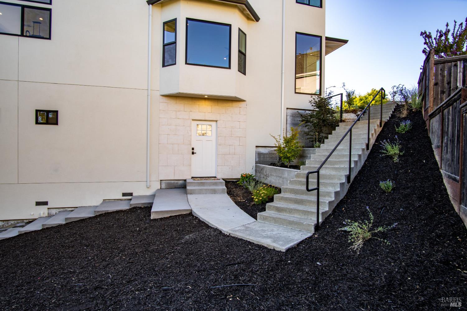 Detail Gallery Image 43 of 64 For 1966 Viewpointe Cir, Santa Rosa,  CA 95403 - 6 Beds | 5/1 Baths