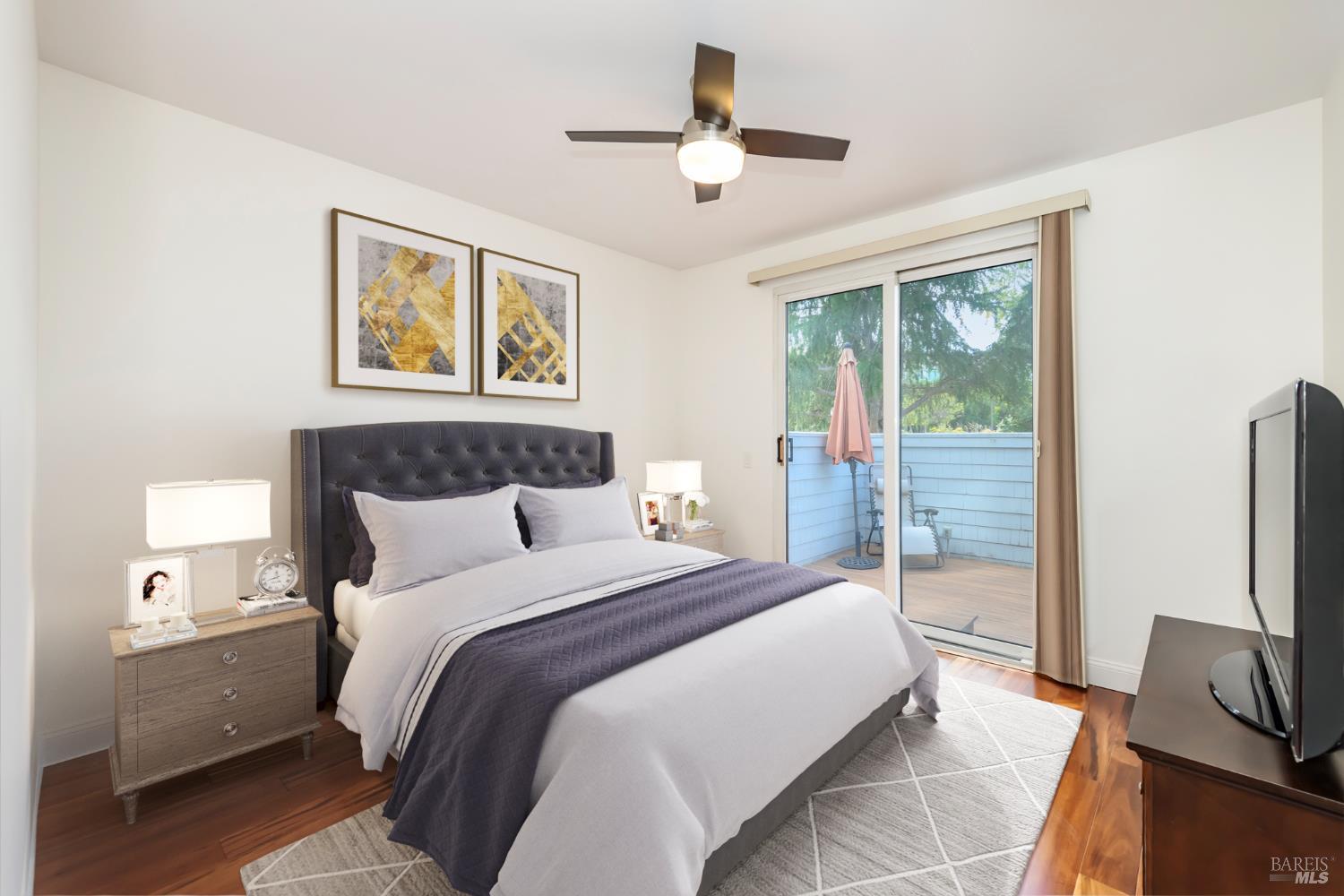 Detail Gallery Image 12 of 34 For 8 Mariners Cir, San Rafael,  CA 94903 - 2 Beds | 2 Baths
