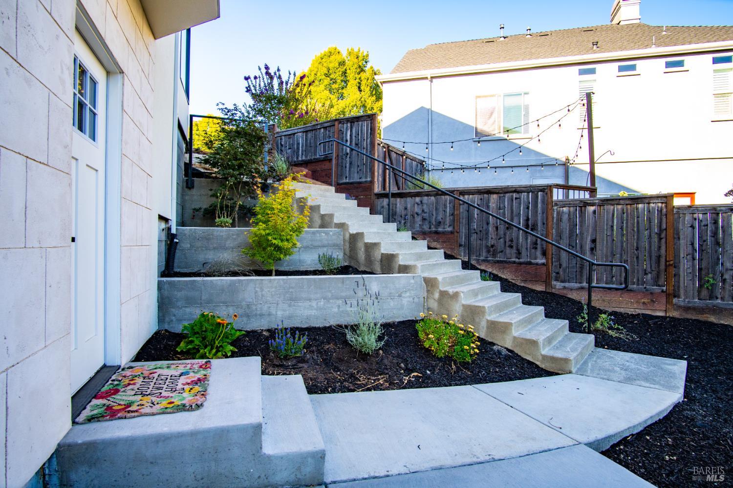 Detail Gallery Image 45 of 64 For 1966 Viewpointe Cir, Santa Rosa,  CA 95403 - 6 Beds | 5/1 Baths
