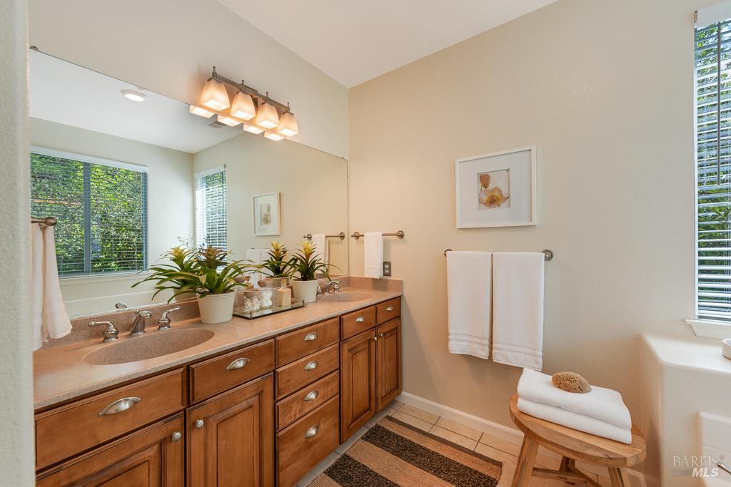 Detail Gallery Image 32 of 53 For 754 First St, Sebastopol,  CA 95472 - 3 Beds | 3 Baths