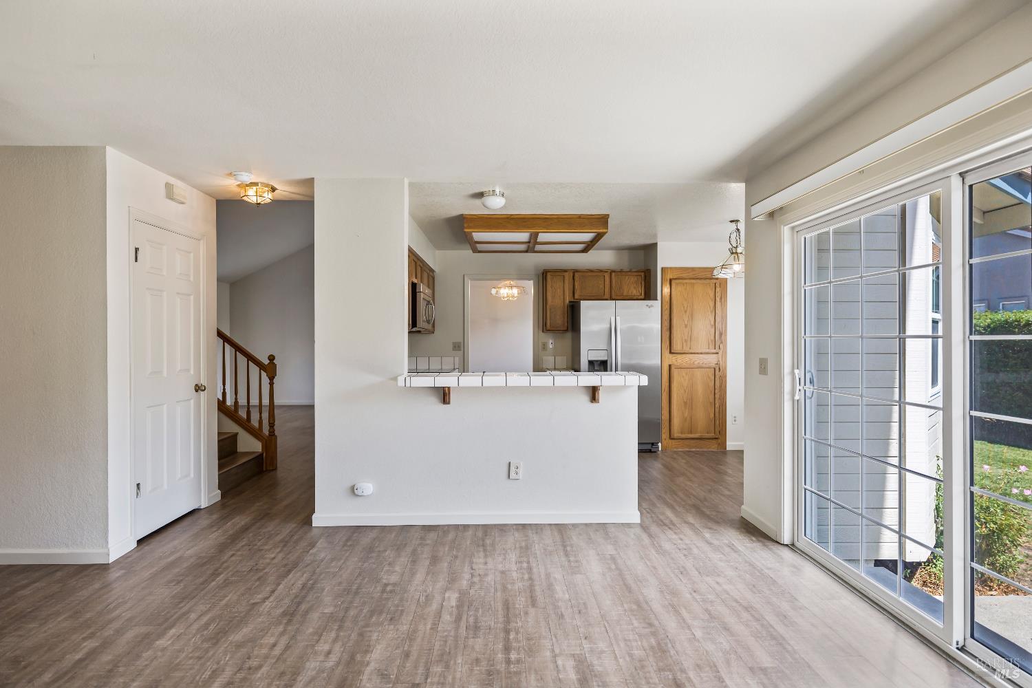 Detail Gallery Image 11 of 36 For 2189 Saint Augustine Cir, Petaluma,  CA 94954 - 3 Beds | 2/1 Baths