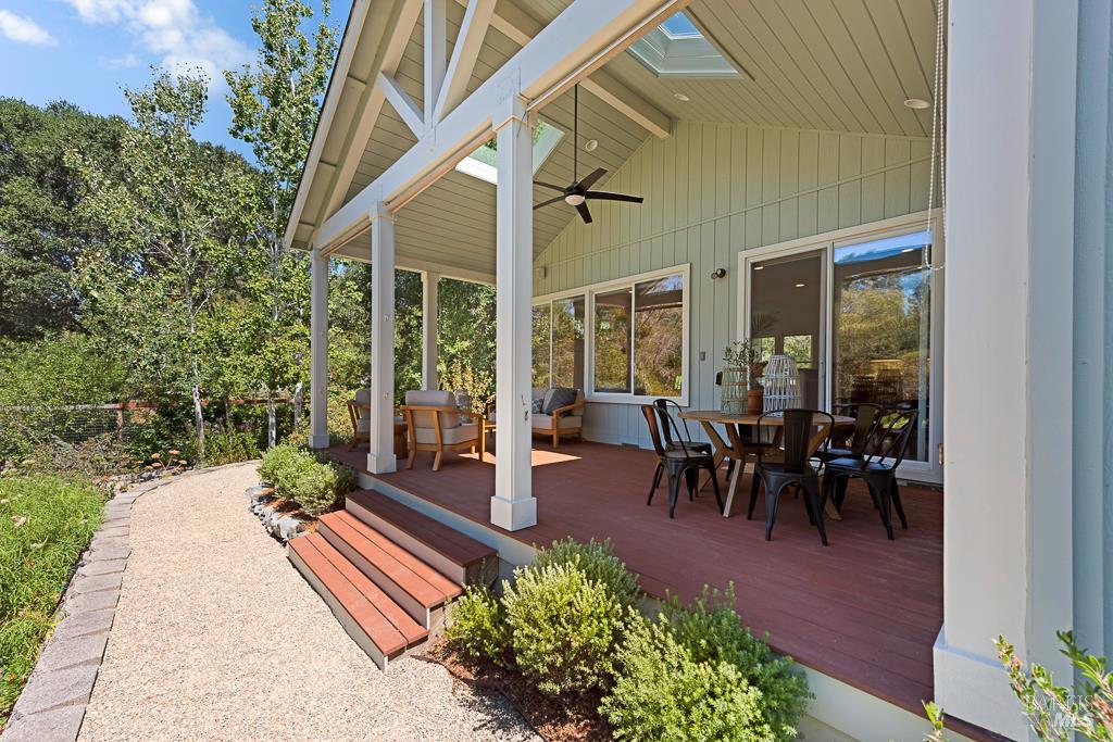Detail Gallery Image 38 of 53 For 754 First St, Sebastopol,  CA 95472 - 3 Beds | 3 Baths