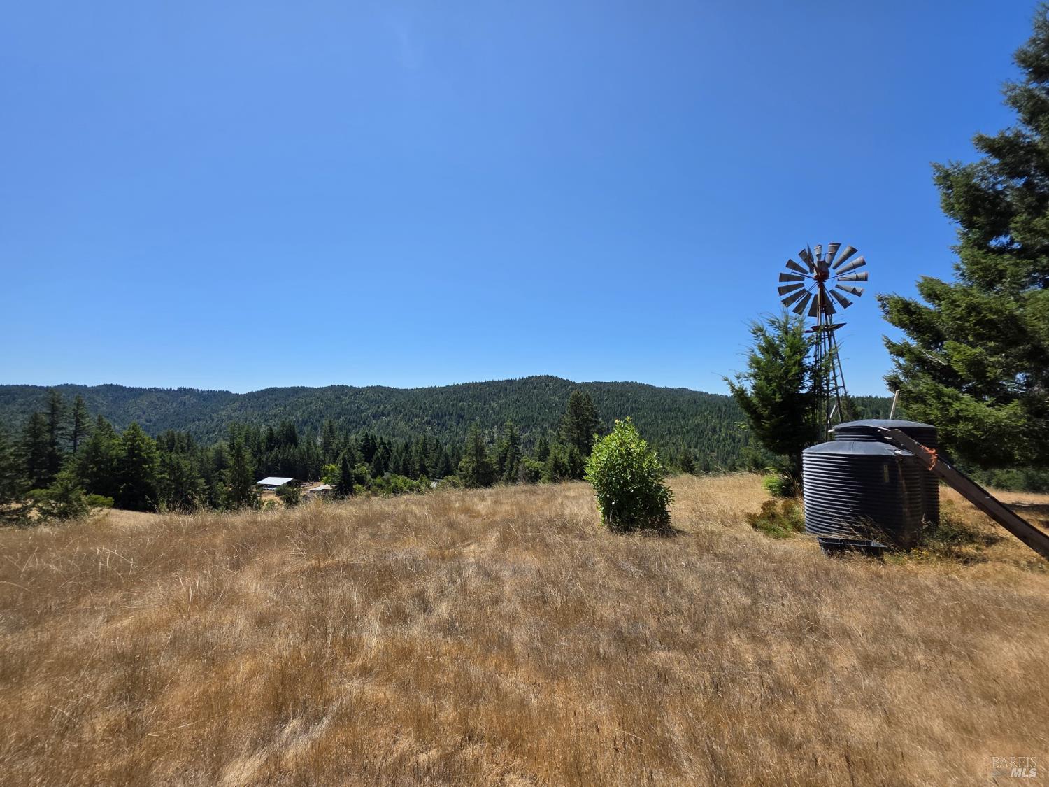 Detail Gallery Image 22 of 45 For 13333 Low Gap Rd, Ukiah,  CA 95482 - 5 Beds | 2/1 Baths