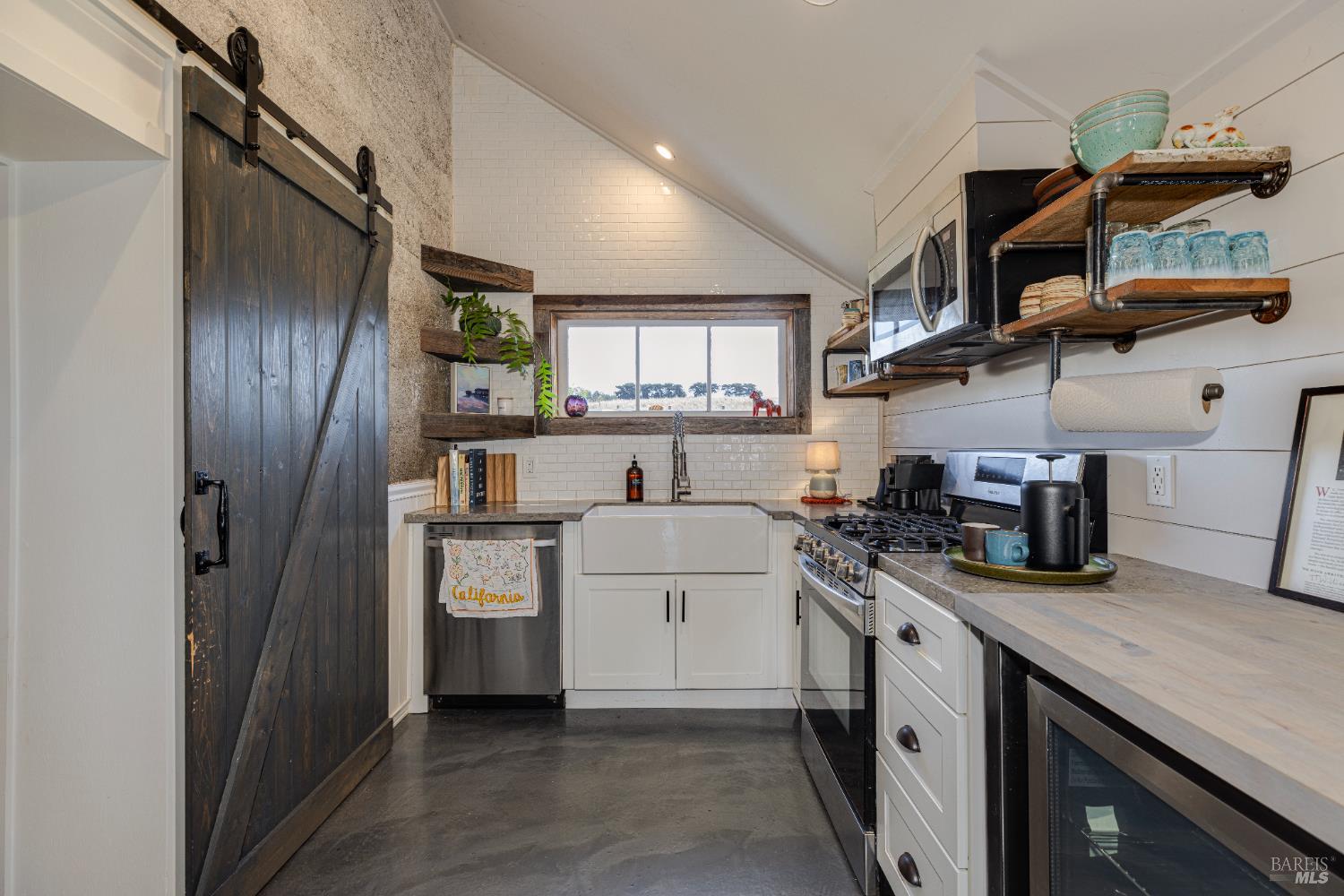 Detail Gallery Image 29 of 79 For 3150 Pepper Rd, Petaluma,  CA 94952 - 3 Beds | 3 Baths