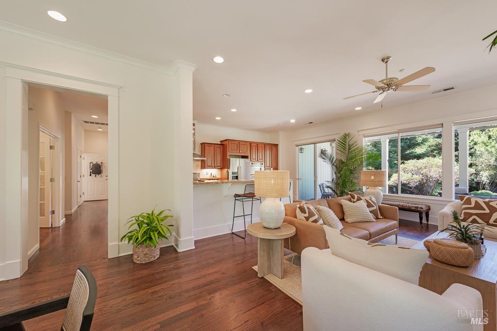 Detail Gallery Image 9 of 53 For 754 First St, Sebastopol,  CA 95472 - 3 Beds | 3 Baths
