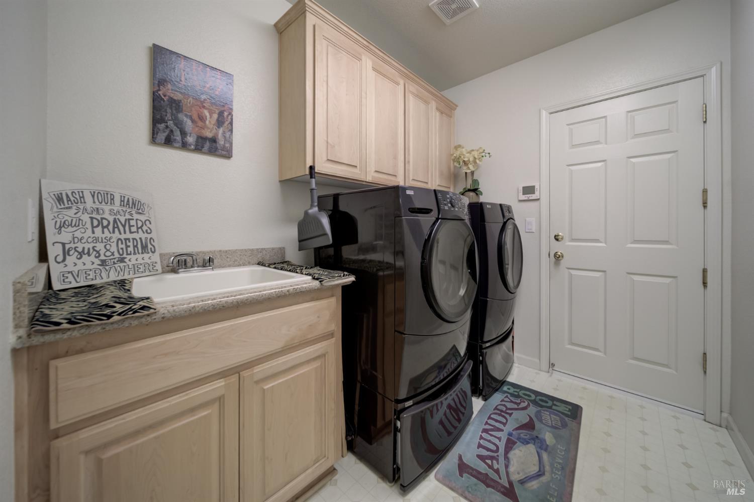 Detail Gallery Image 23 of 34 For 4013 the Masters Dr, Fairfield,  CA 94533 - 3 Beds | 2 Baths