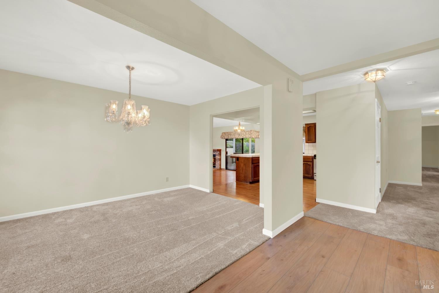 Detail Gallery Image 4 of 55 For 418 Gatehouse Dr, Vacaville,  CA 95687 - 4 Beds | 2/1 Baths