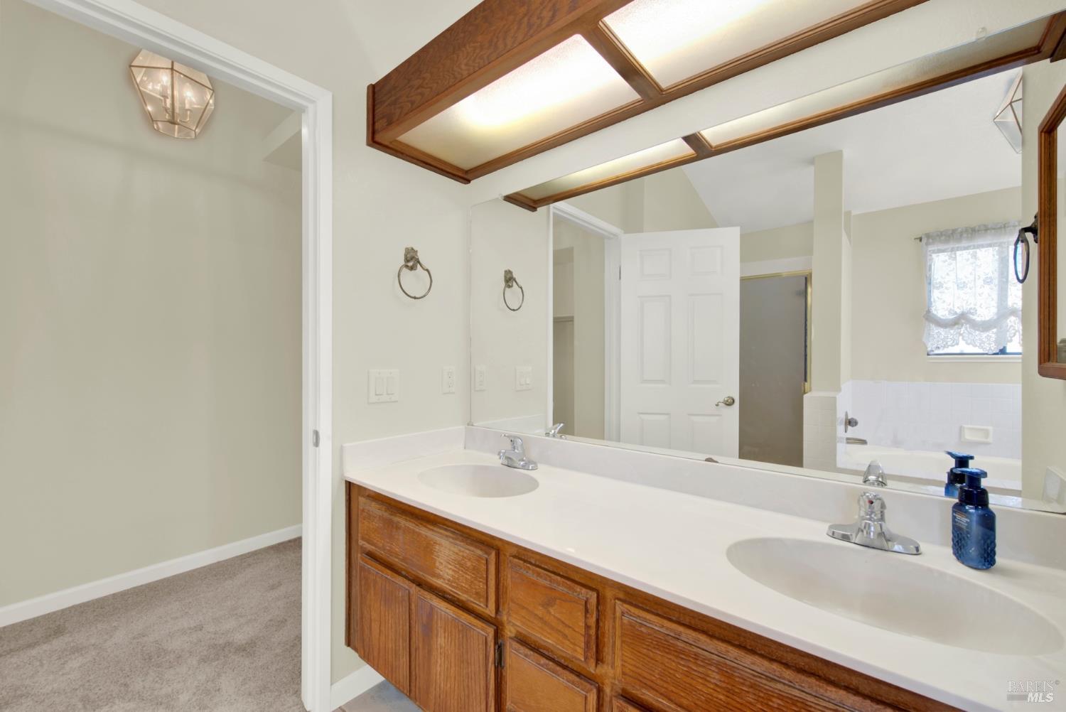 Detail Gallery Image 34 of 55 For 418 Gatehouse Dr, Vacaville,  CA 95687 - 4 Beds | 2/1 Baths
