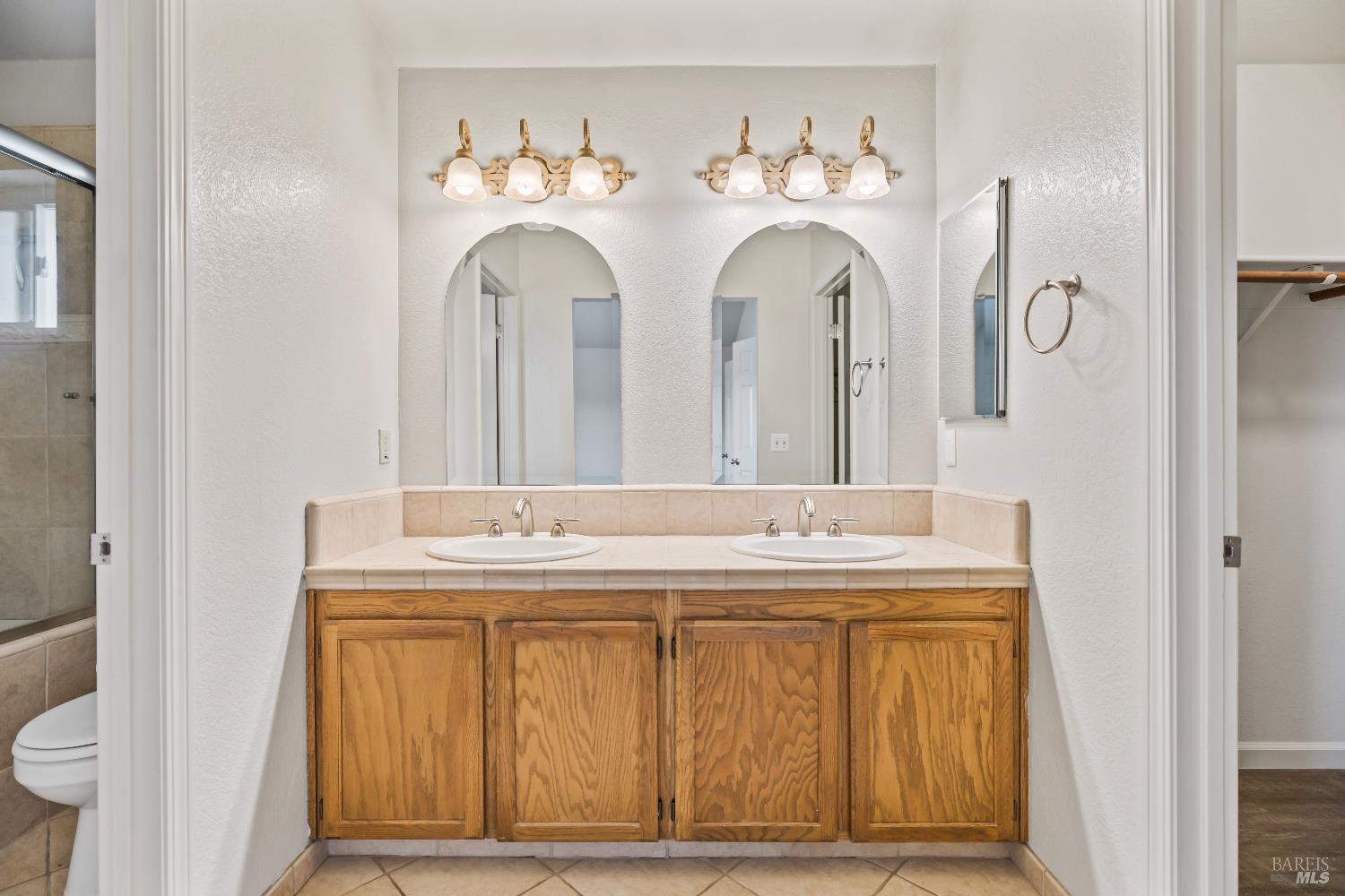 Detail Gallery Image 23 of 36 For 2189 Saint Augustine Cir, Petaluma,  CA 94954 - 3 Beds | 2/1 Baths