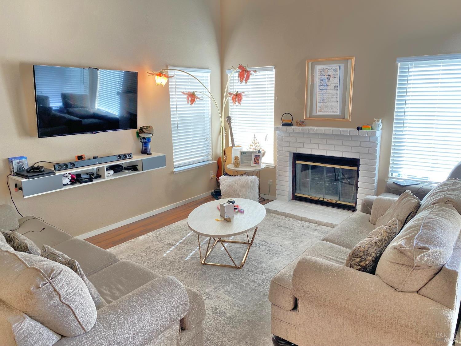 Detail Gallery Image 4 of 38 For 919 Brandon Way, Fairfield,  CA 94533 - 3 Beds | 2/1 Baths