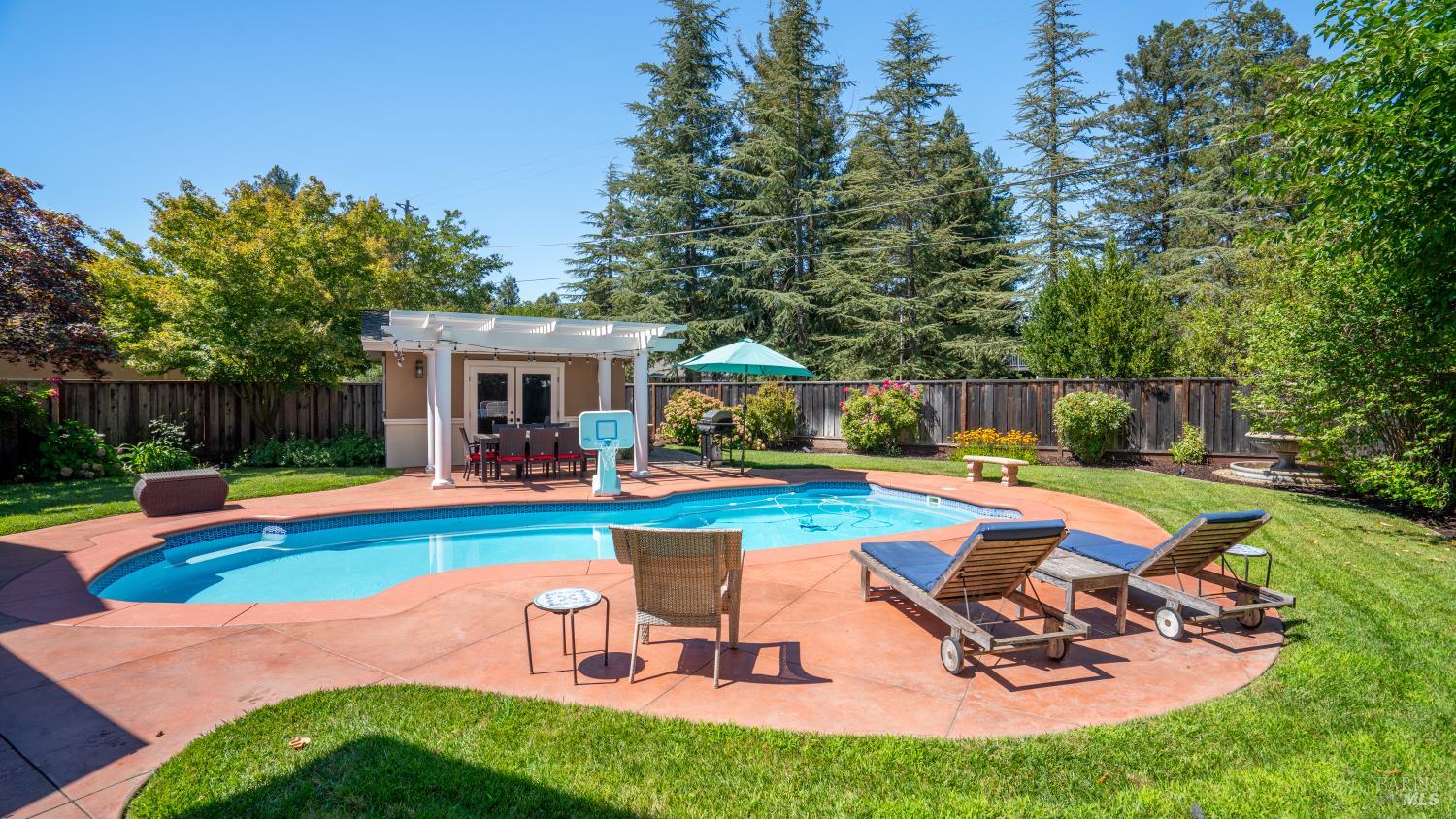 Detail Gallery Image 38 of 53 For 126 Savannah Way, Windsor,  CA 95492 - 4 Beds | 3/1 Baths