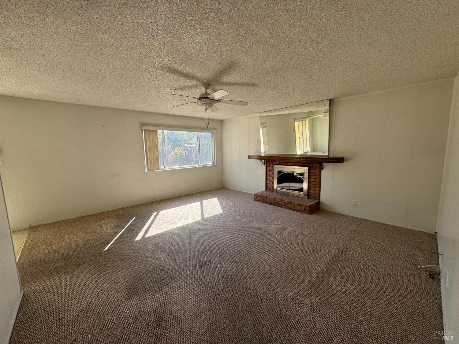 Detail Gallery Image 13 of 45 For 2040 Las Lomas Ct, Concord,  CA 94519 - 3 Beds | 2 Baths