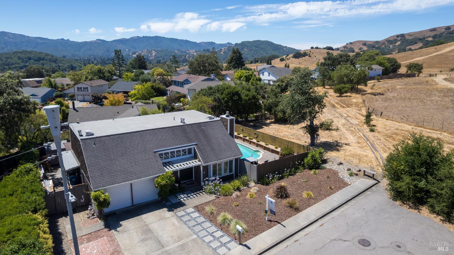 Detail Gallery Image 30 of 33 For 26 Sotelo Way, Novato,  CA 94945 - 4 Beds | 2/1 Baths