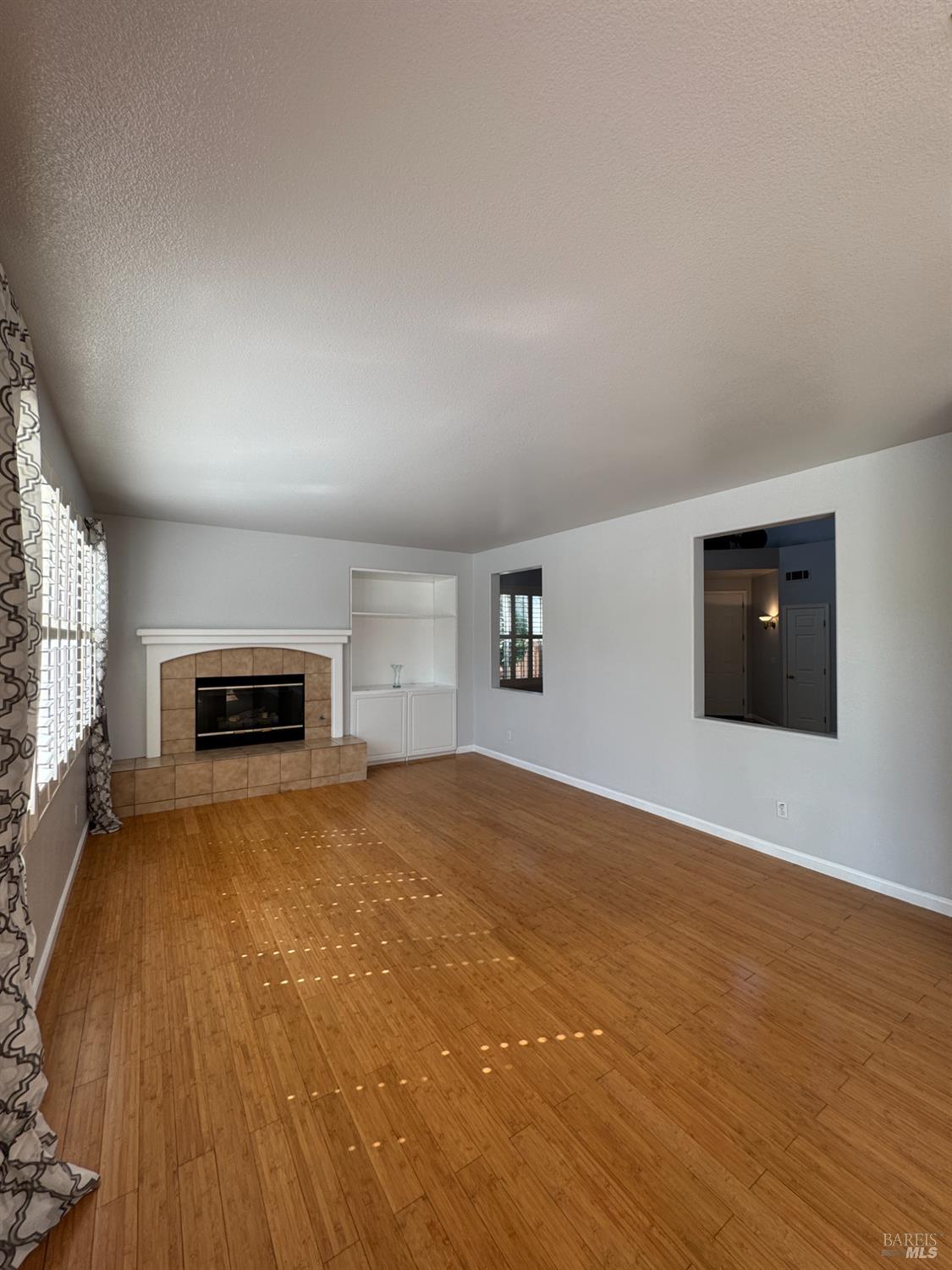 Detail Gallery Image 19 of 58 For 3330 Harbor Moon Ct, Vallejo,  CA 94591 - 5 Beds | 3 Baths