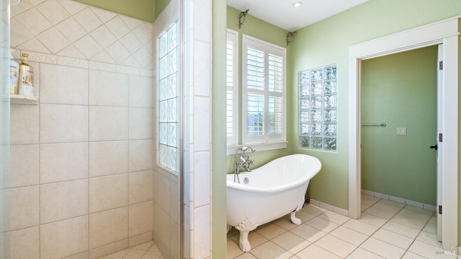Detail Gallery Image 27 of 53 For 126 Savannah Way, Windsor,  CA 95492 - 4 Beds | 3/1 Baths