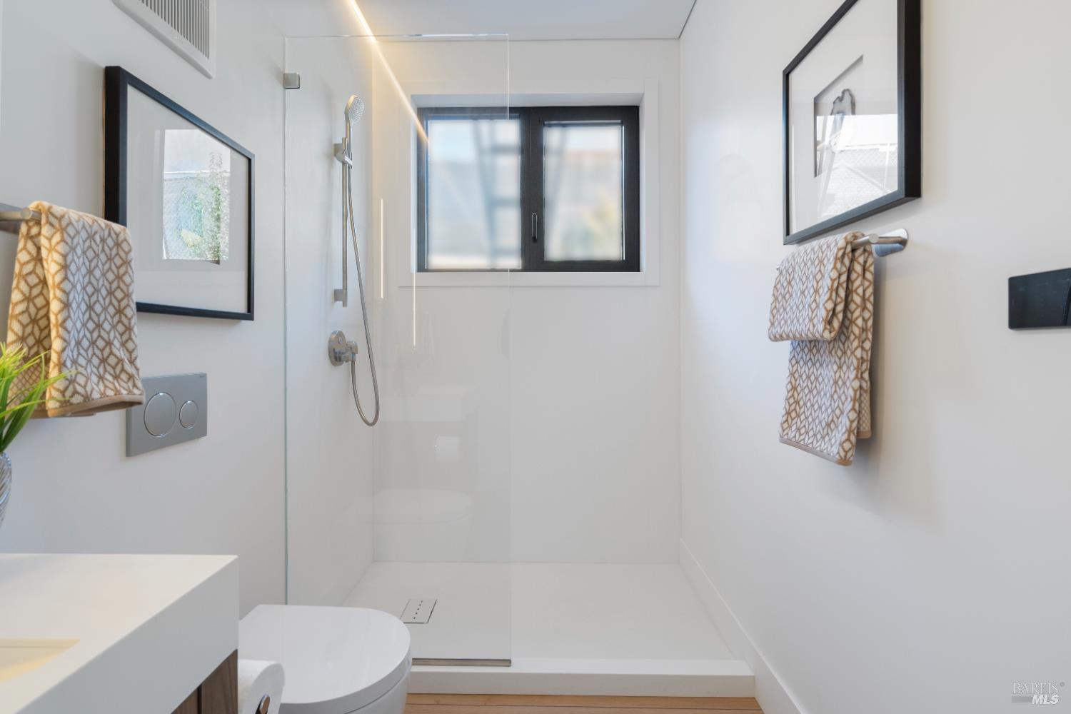 Detail Gallery Image 21 of 26 For 3615 Crown Hill Dr, Santa Rosa,  CA 95404 - 5 Beds | 3/1 Baths