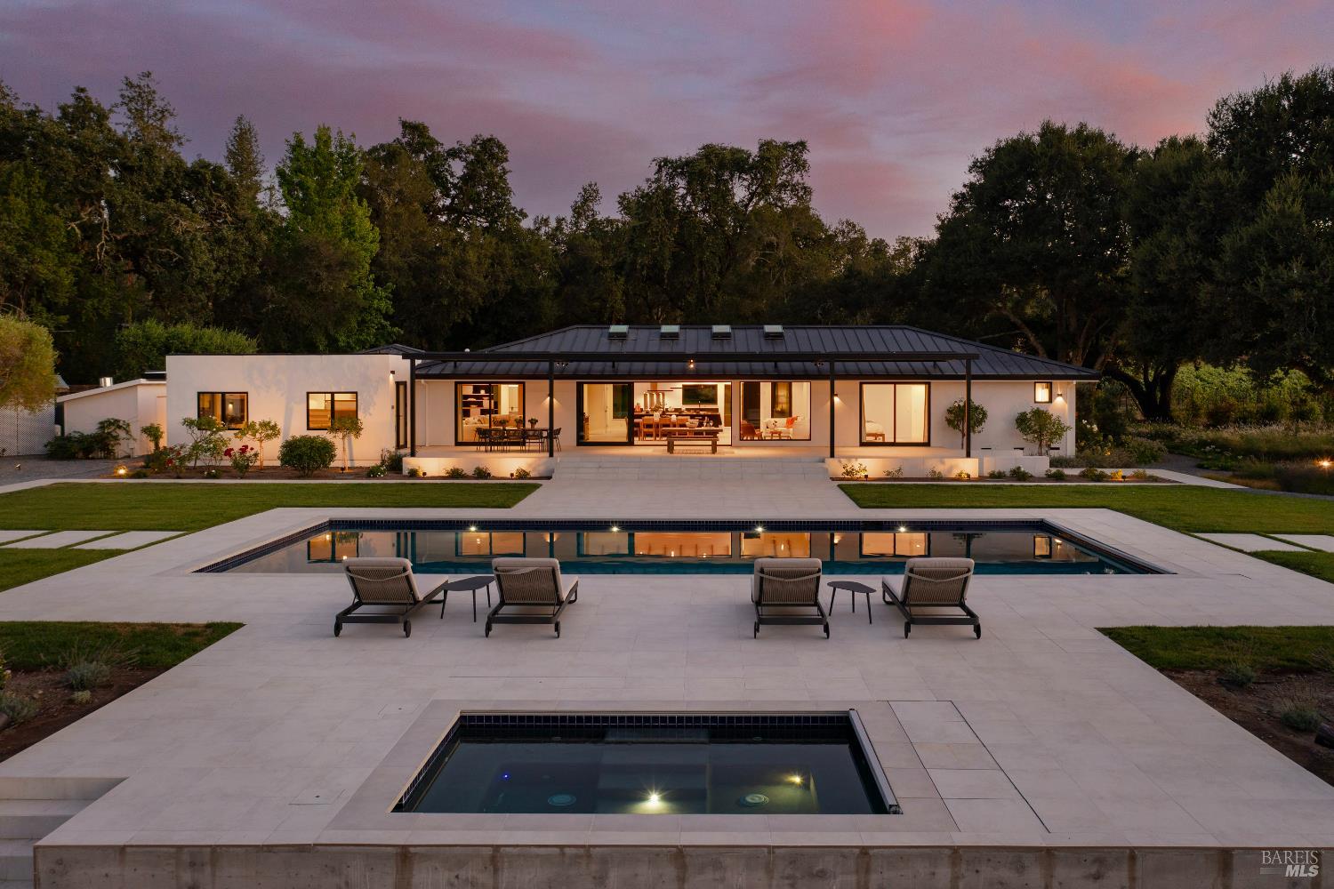 Detail Gallery Image 2 of 44 For 13671 Chalk Hill Rd, Healdsburg,  CA 95448 - 3 Beds | 3 Baths