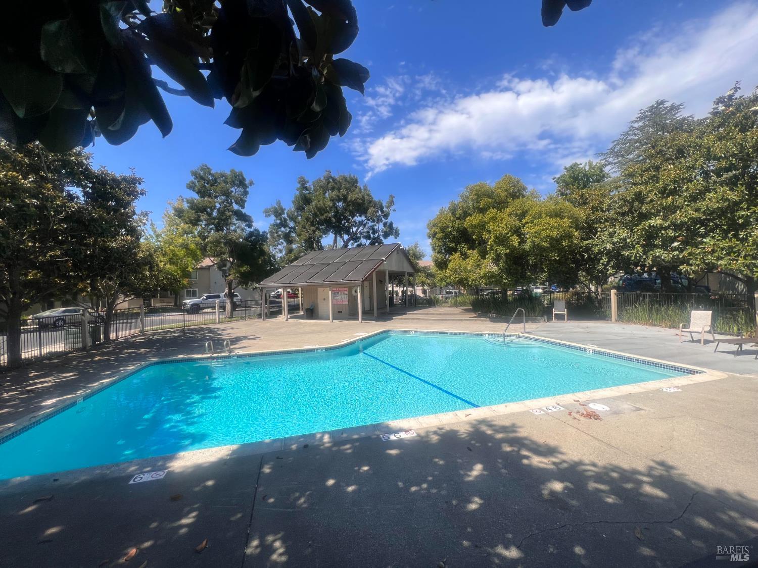 Detail Gallery Image 13 of 15 For 2569 Westberry Dr, Santa Rosa,  CA 95403 - 2 Beds | 1 Baths