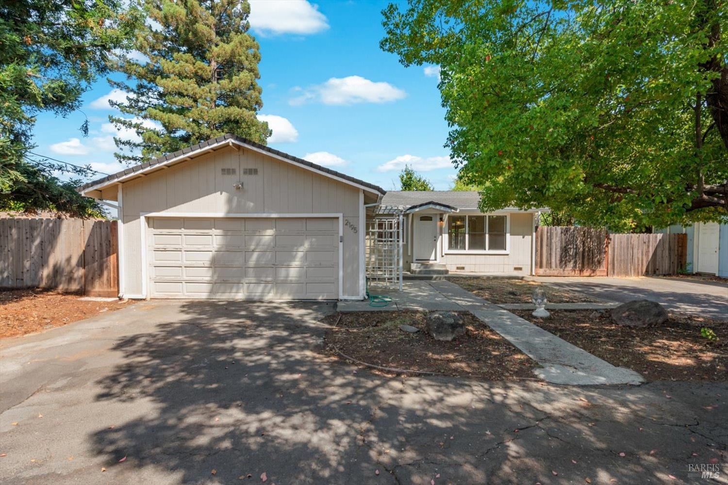 Detail Gallery Image 10 of 44 For 2195 Delpha Dr, Napa,  CA 94558 - 3 Beds | 2 Baths