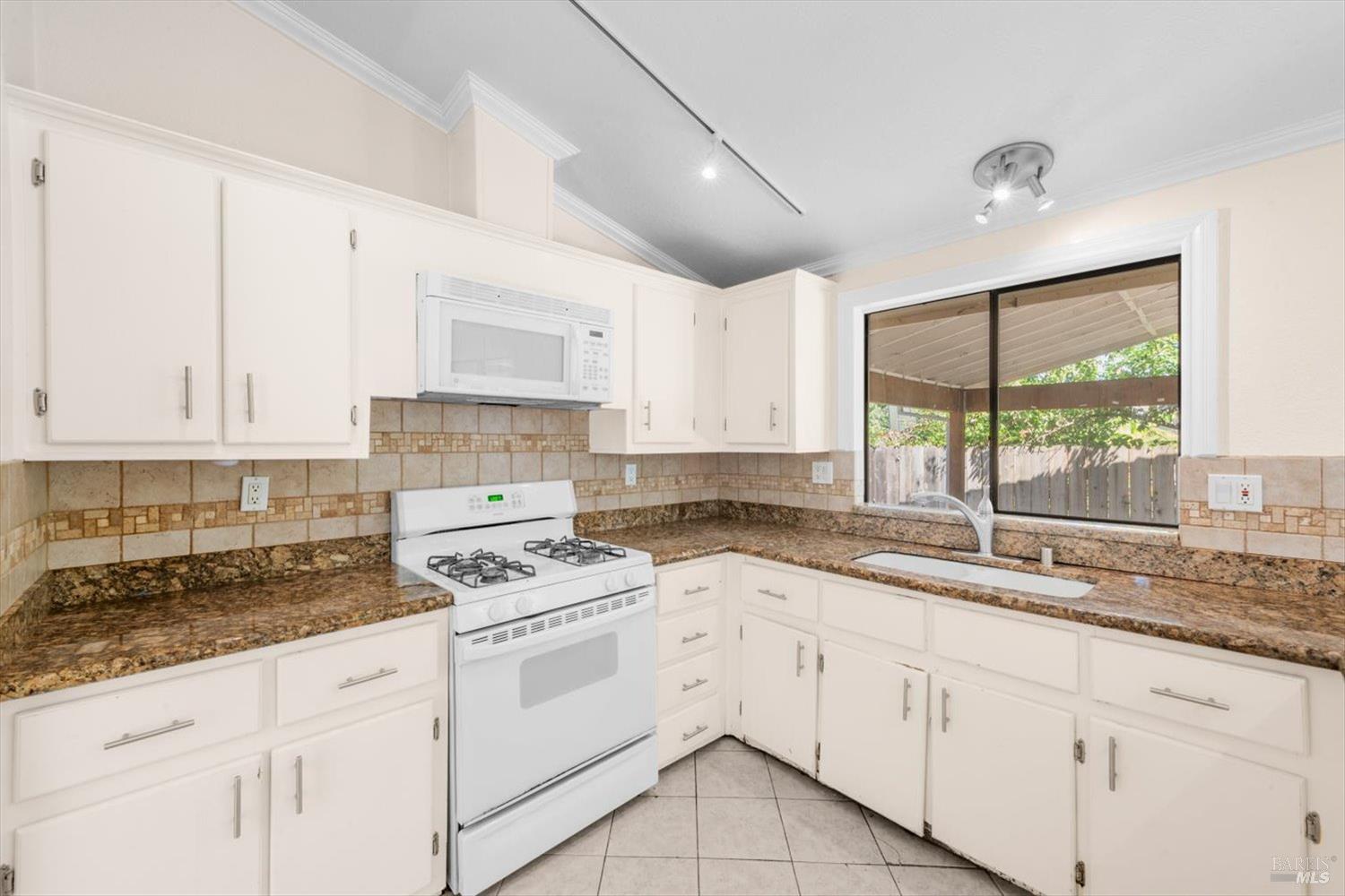Detail Gallery Image 24 of 44 For 2195 Delpha Dr, Napa,  CA 94558 - 3 Beds | 2 Baths