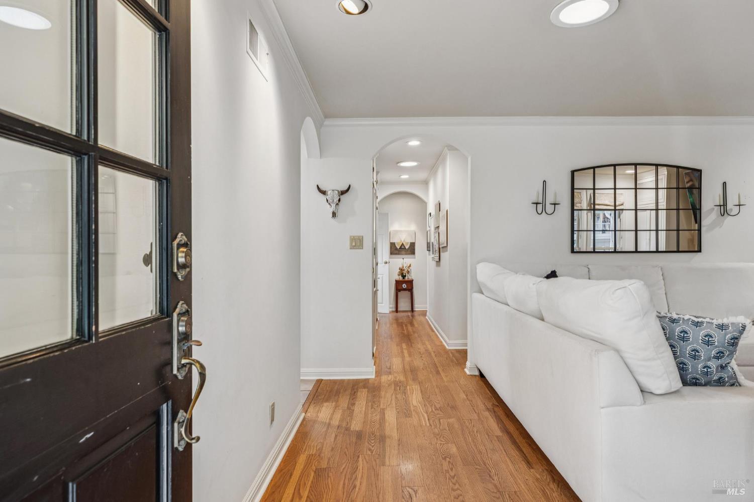 Detail Gallery Image 8 of 51 For 770 Eucalyptus Ave, Novato,  CA 94947 - 3 Beds | 2 Baths
