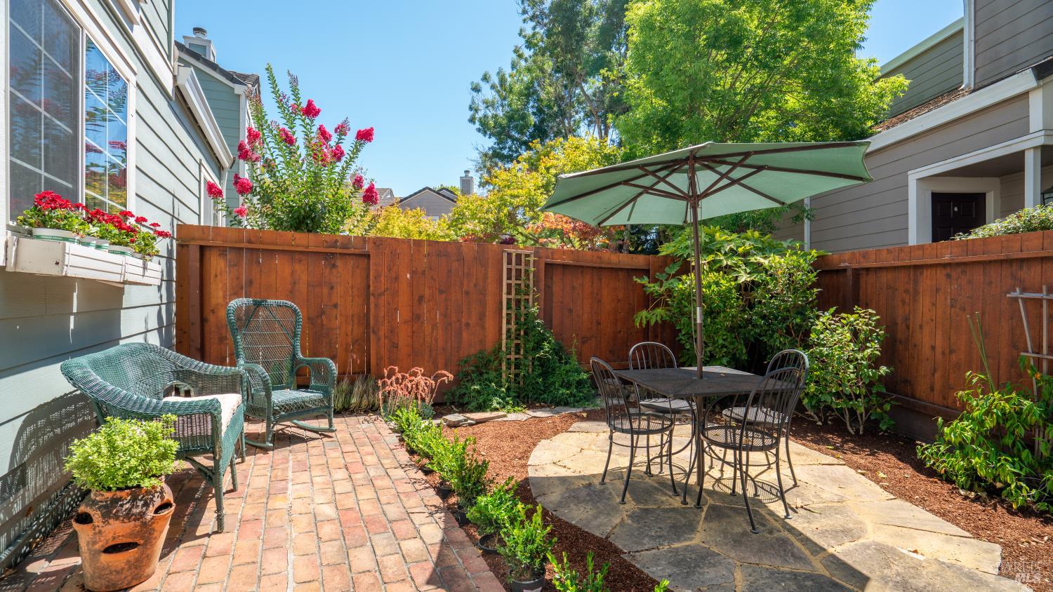 Detail Gallery Image 34 of 55 For 871 Chardonnay Cir, Petaluma,  CA 94954 - 3 Beds | 2/1 Baths