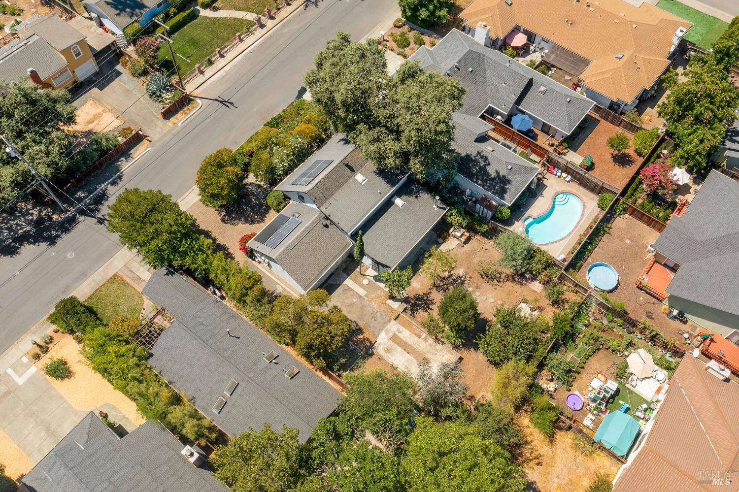 Detail Gallery Image 25 of 28 For 605 Curtin Ln, Sonoma,  CA 95476 - 3 Beds | 2 Baths