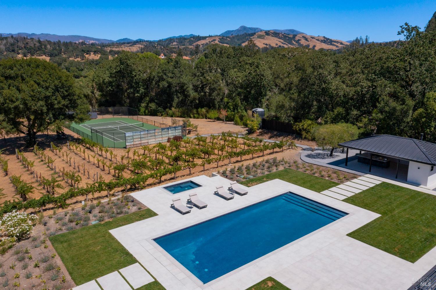 Detail Gallery Image 42 of 44 For 13671 Chalk Hill Rd, Healdsburg,  CA 95448 - 3 Beds | 3 Baths
