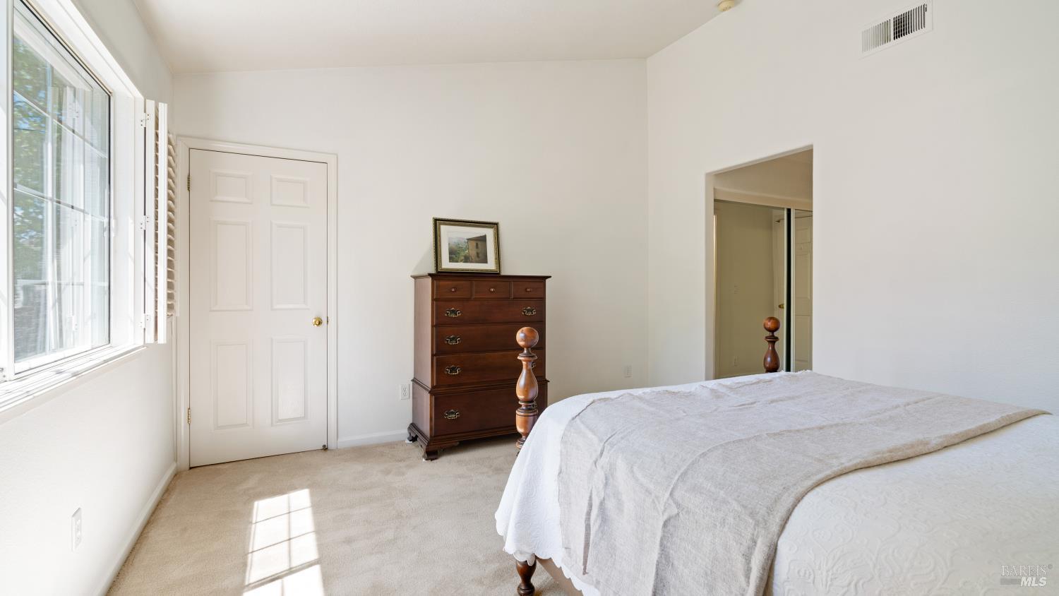 Detail Gallery Image 26 of 55 For 871 Chardonnay Cir, Petaluma,  CA 94954 - 3 Beds | 2/1 Baths