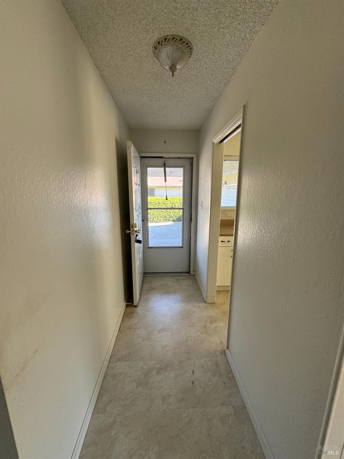 Detail Gallery Image 29 of 45 For 2040 Las Lomas Ct, Concord,  CA 94519 - 3 Beds | 2 Baths