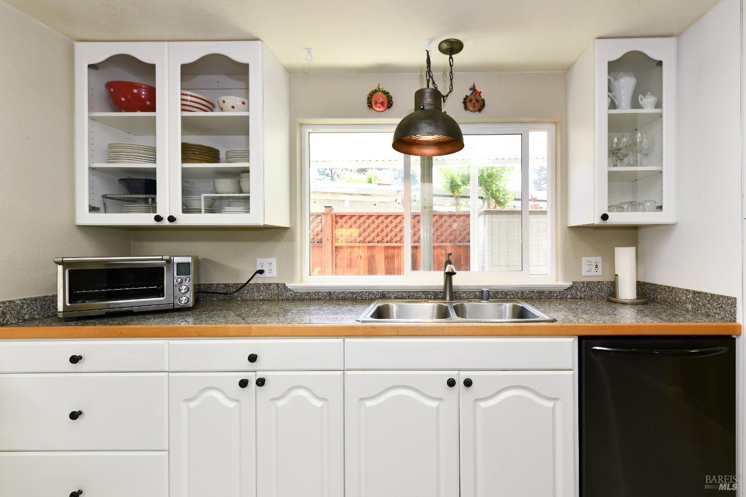 Detail Gallery Image 11 of 35 For 4 La Canada Ct, Saint Helena,  CA 94574 - 2 Beds | 2 Baths