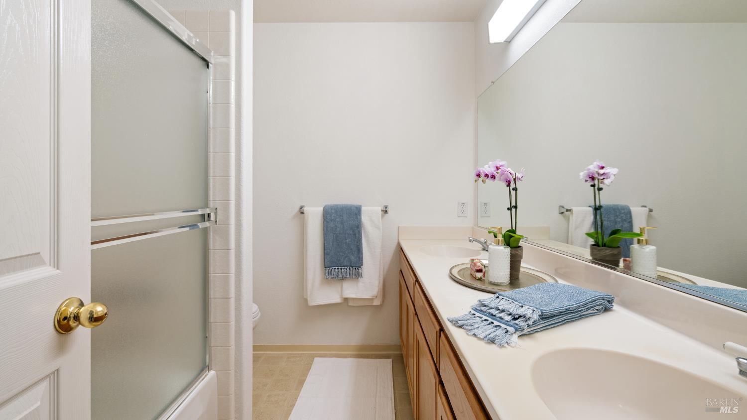 Detail Gallery Image 27 of 55 For 871 Chardonnay Cir, Petaluma,  CA 94954 - 3 Beds | 2/1 Baths