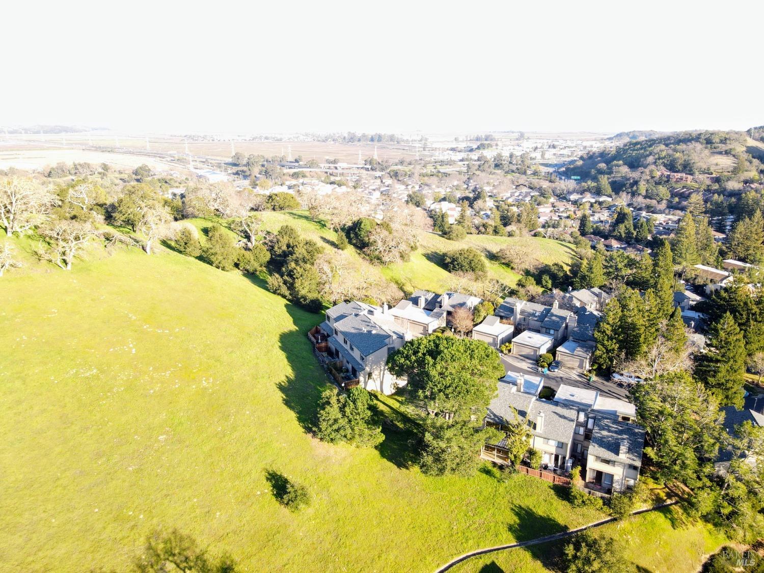 Detail Gallery Image 3 of 32 For 1 Columbine Ln, Novato,  CA 94947 - 3 Beds | 2/1 Baths