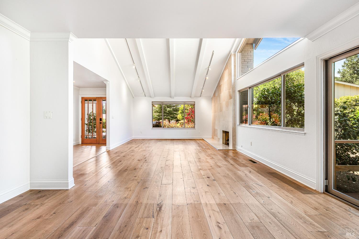 Detail Gallery Image 8 of 63 For 8862 Oak Trail Pl, Santa Rosa,  CA 95409 - 2 Beds | 2 Baths