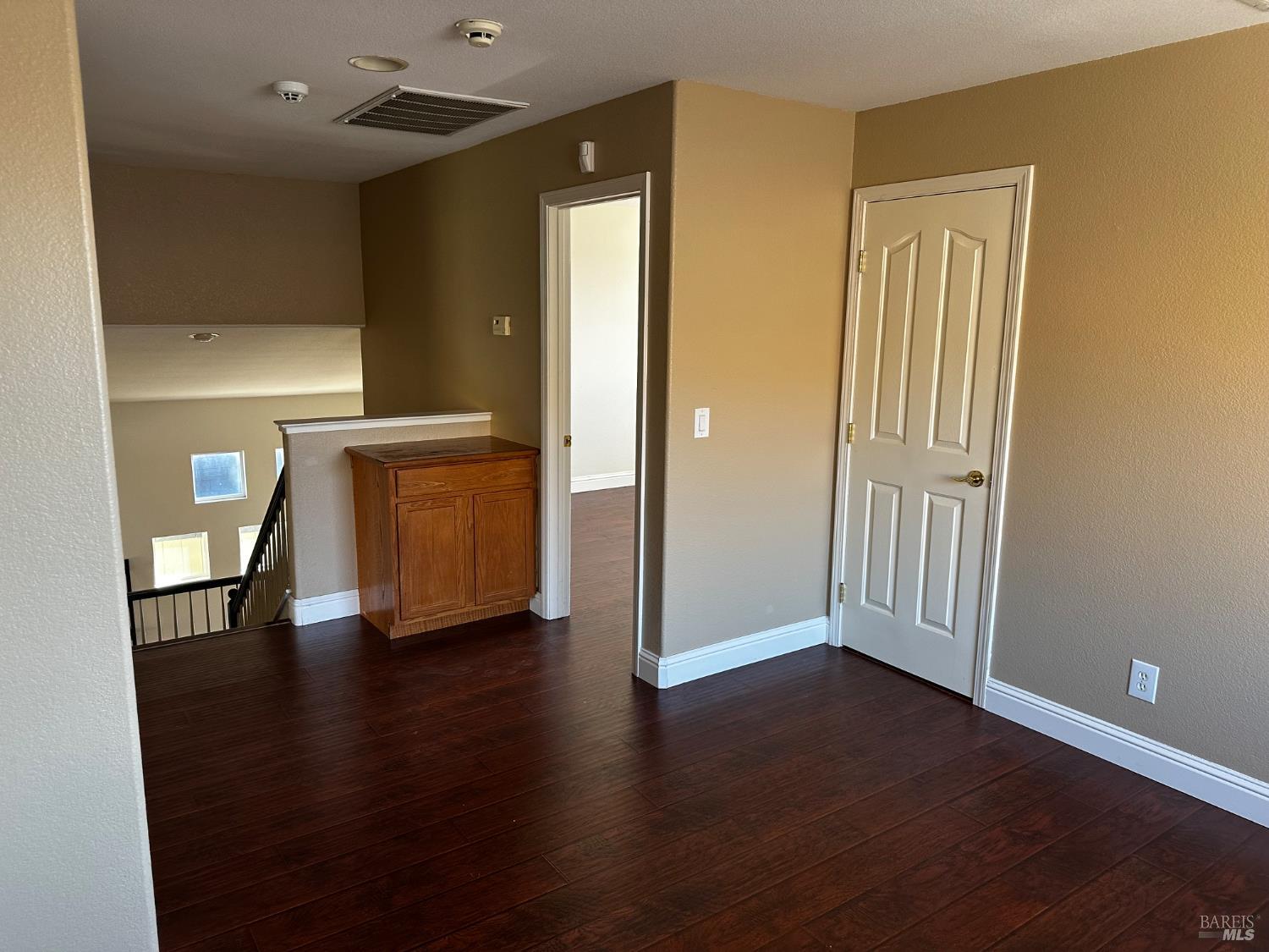 Detail Gallery Image 13 of 22 For 6320 Pebble Beach Dr, Vallejo,  CA 94591 - 3 Beds | 3 Baths