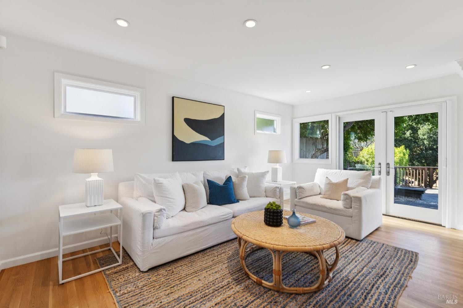 Detail Gallery Image 25 of 58 For 467 Cedar Hill Dr, San Rafael,  CA 94903 - 5 Beds | 3 Baths