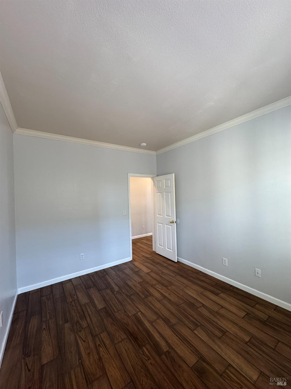 Detail Gallery Image 12 of 58 For 3330 Harbor Moon Ct, Vallejo,  CA 94591 - 5 Beds | 3 Baths