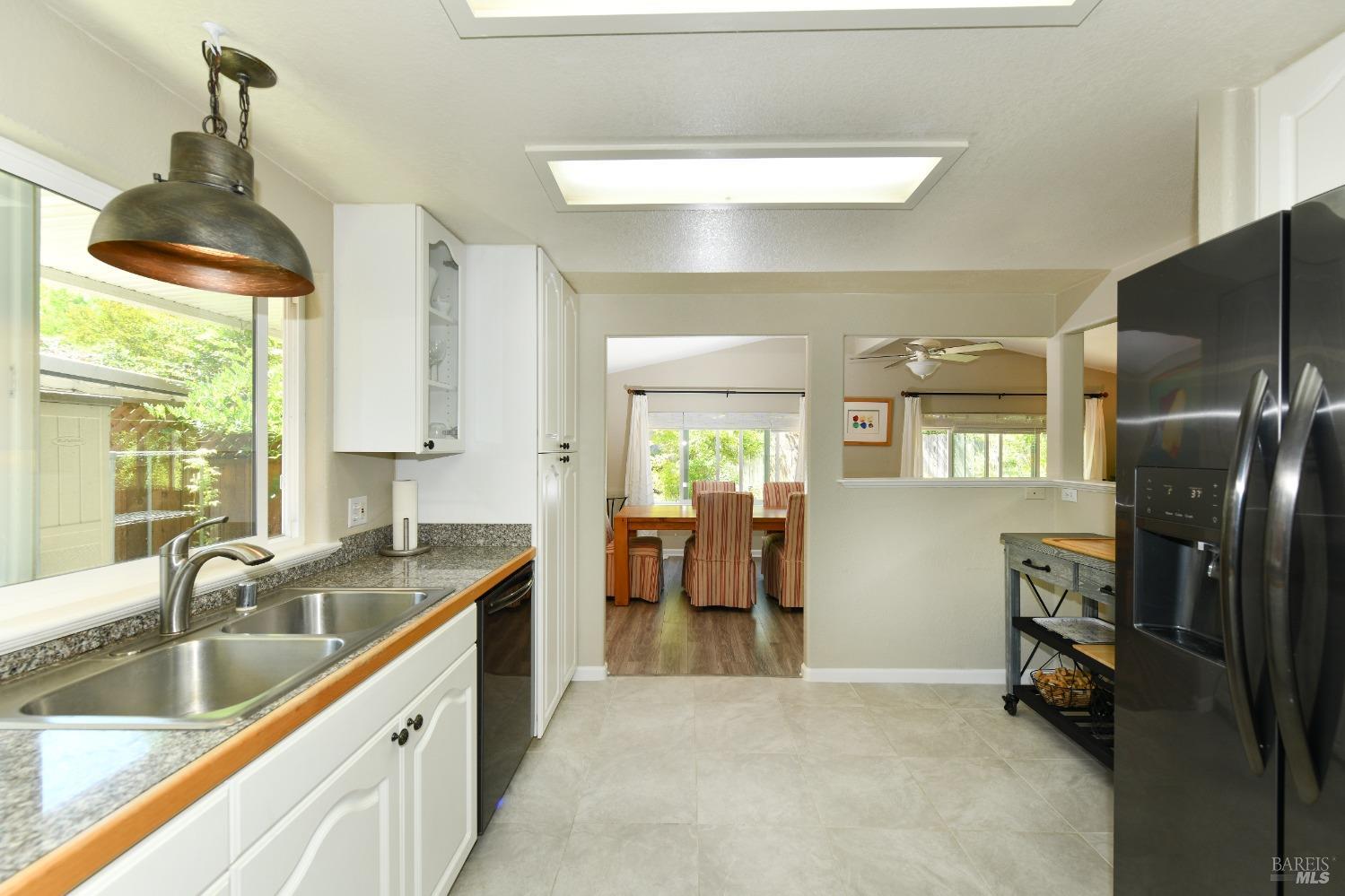 Detail Gallery Image 12 of 35 For 4 La Canada Ct, Saint Helena,  CA 94574 - 2 Beds | 2 Baths