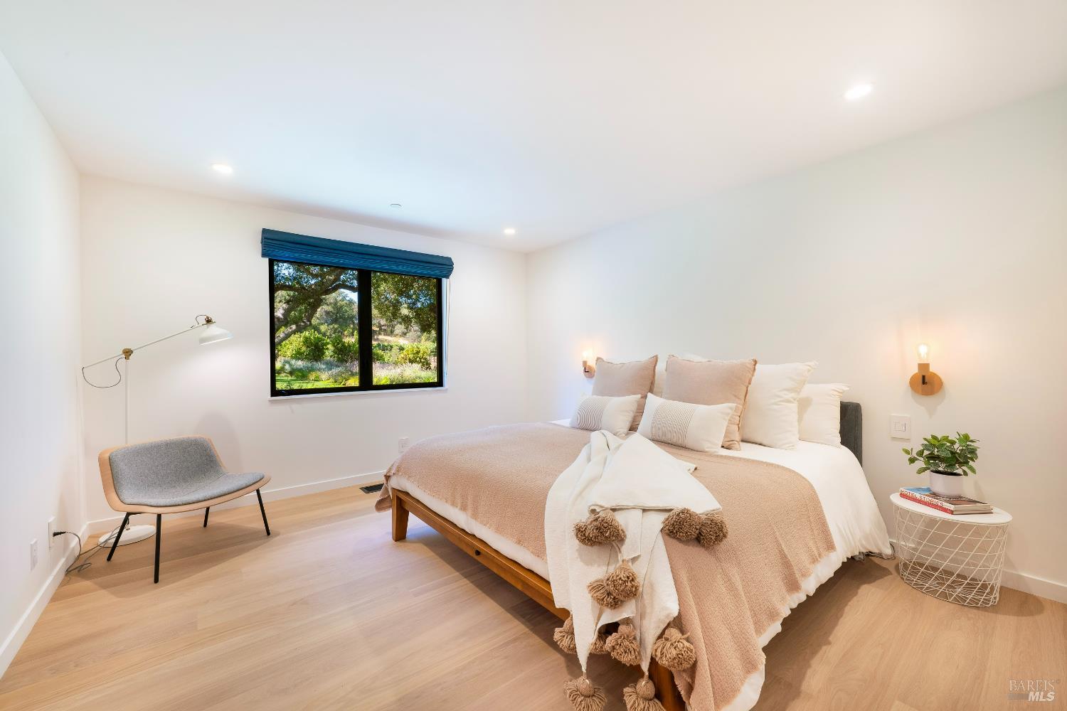 Detail Gallery Image 20 of 44 For 13671 Chalk Hill Rd, Healdsburg,  CA 95448 - 3 Beds | 3 Baths