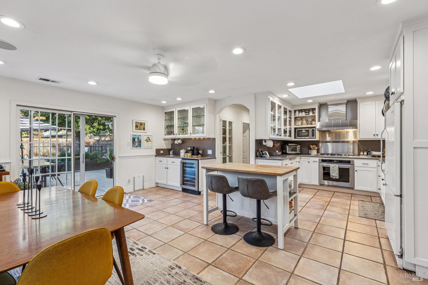 Detail Gallery Image 16 of 51 For 770 Eucalyptus Ave, Novato,  CA 94947 - 3 Beds | 2 Baths
