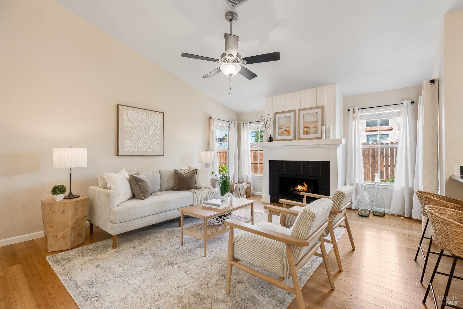 Detail Gallery Image 8 of 34 For 755 Oak Hollow Ave, Vacaville,  CA 95687 - 3 Beds | 2 Baths