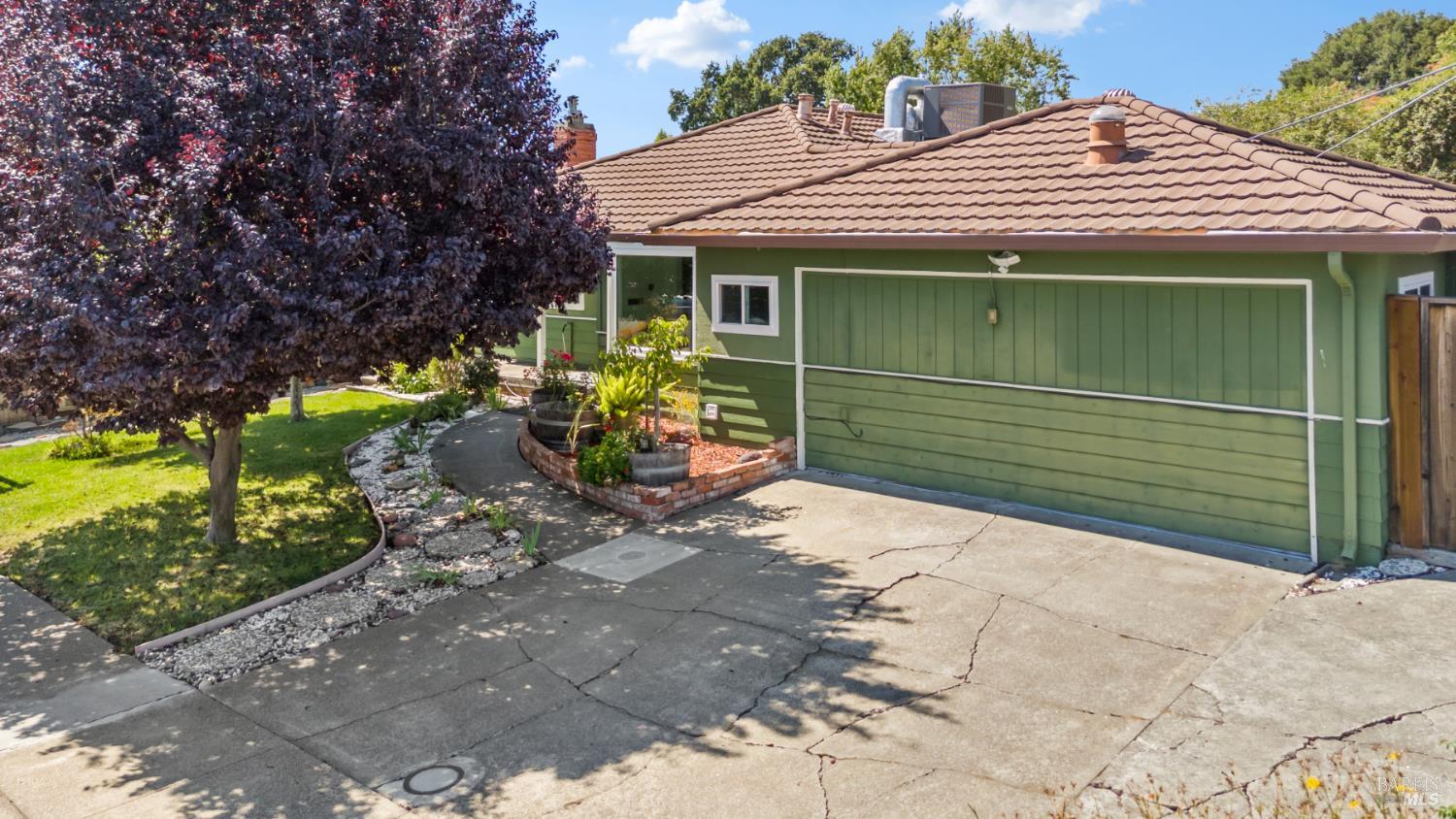 Detail Gallery Image 2 of 43 For 3767 Texas Dr, Santa Rosa,  CA 95405 - 3 Beds | 1/1 Baths