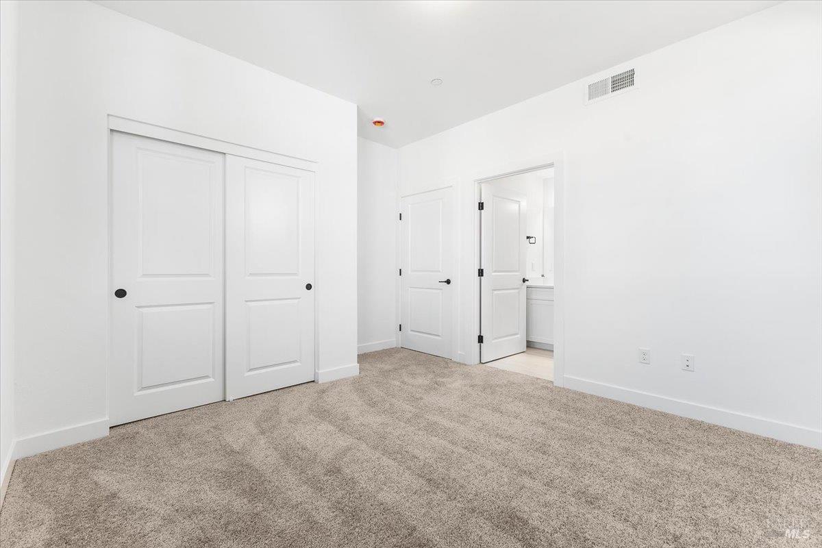 Detail Gallery Image 19 of 31 For 7305 Willowglen Dr, Rohnert Park,  CA 94928 - 4 Beds | 3/1 Baths