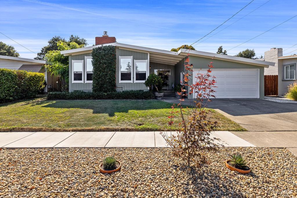 Detail Gallery Image 5 of 59 For 429 Greenbach St, Napa,  CA 94559 - 3 Beds | 2 Baths