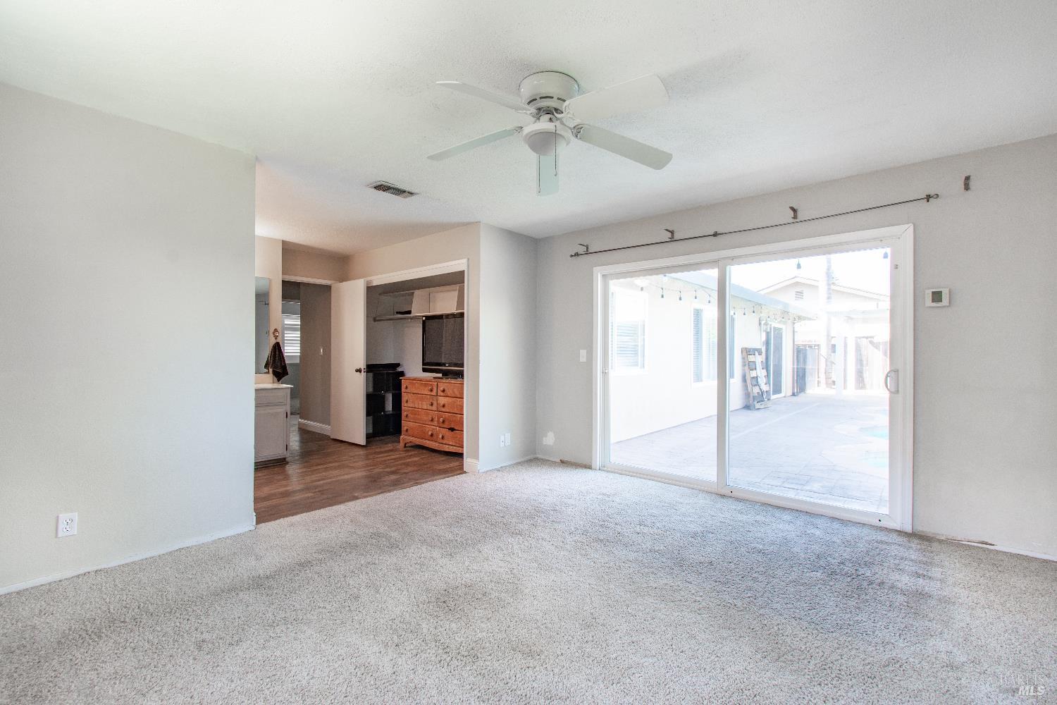 Detail Gallery Image 16 of 46 For 255 Alderglen Dr, Dixon,  CA 95620 - 4 Beds | 2 Baths