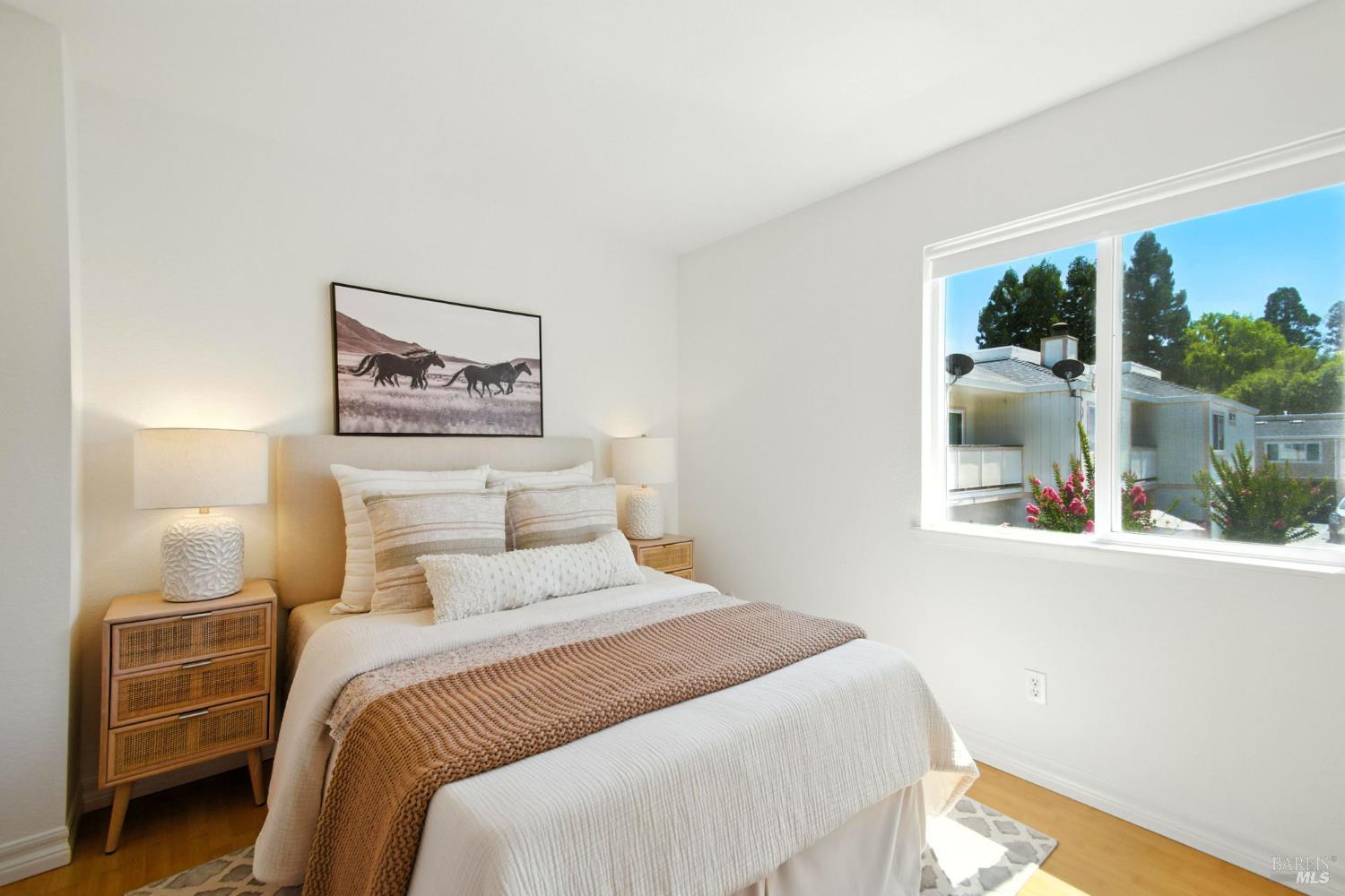 Detail Gallery Image 21 of 38 For 433 Enterprise Dr, Rohnert Park,  CA 94928 - 3 Beds | 2/1 Baths