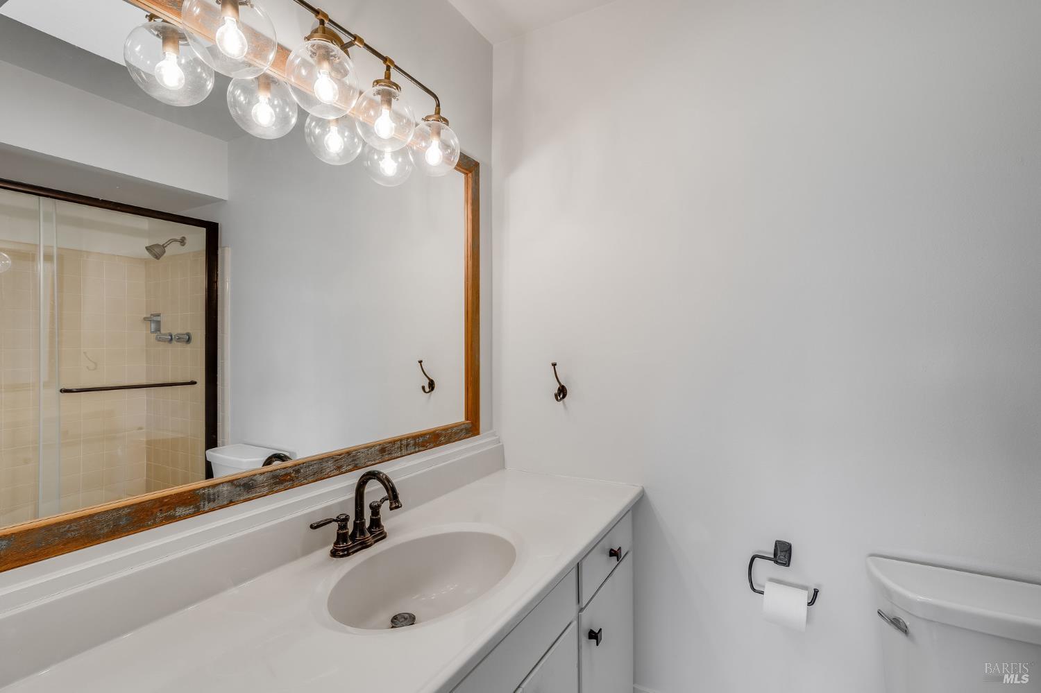 Detail Gallery Image 13 of 27 For 921 1st St, Sonoma,  CA 95476 - 2 Beds | 2 Baths